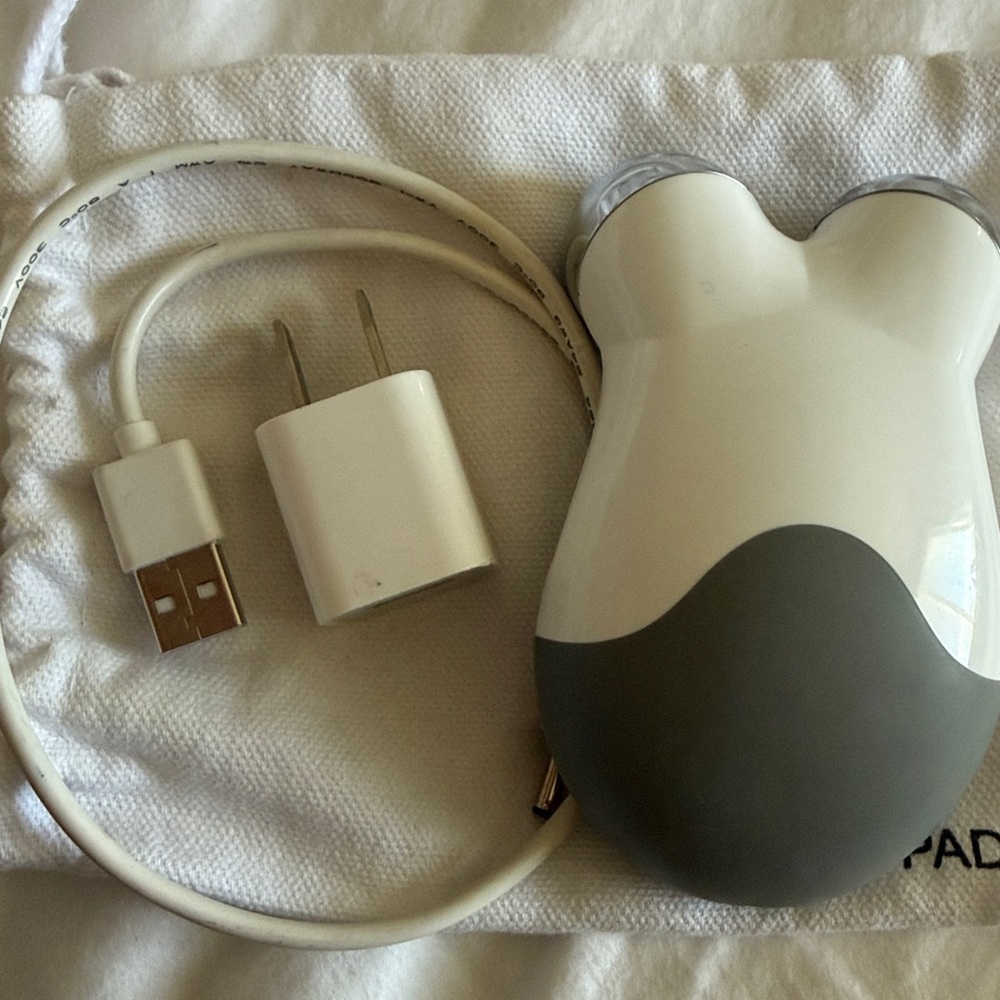 NuFace White and Silver Toning Device - Picture 4 of 4